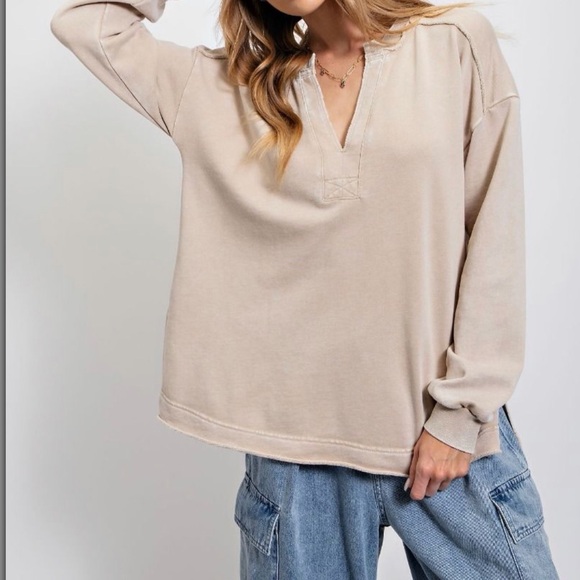 Easel Cream V-Neck Sweatshirt - Picture 3 of 5